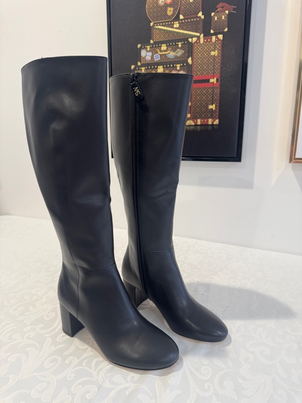 NWOT Stuart Weitzman ‘Celina’ Zip Boot. Ladies 7. - Picture 13 of 13